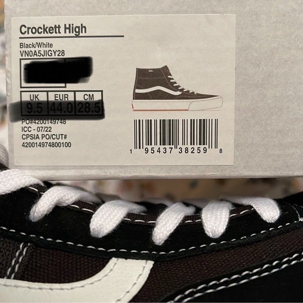 Vans WMNS Crockett High
Black/White
VN0A5JIGY28
Sneakers - Picture 16 of 16